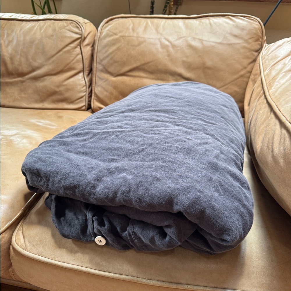 Parachute washed black linen duvet cover